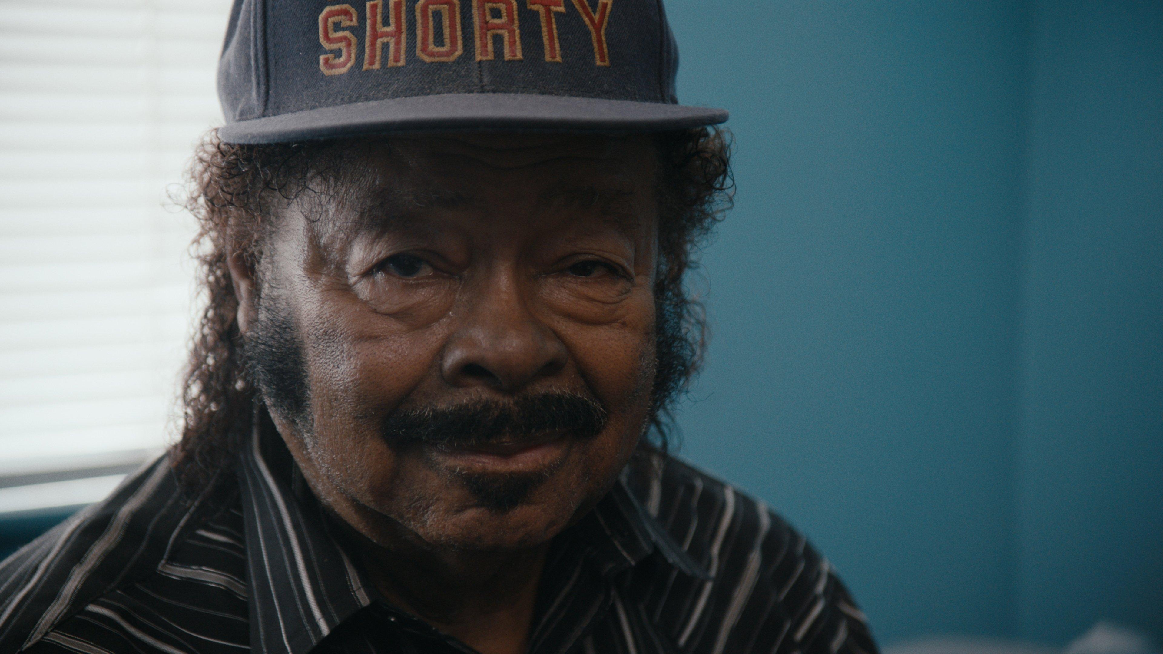 Swamp Dogg Gets His Pool Painted Preview